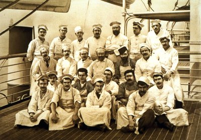 Skibene laver mad ombord på R.M.S. teutonisk af English Photographer